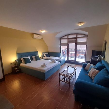 Cosy Apartments And Spectacular Rooms Fotiadis Veliko Tărnovo Esterno foto